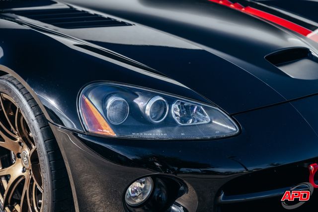 2004 Dodge Viper SRT10
