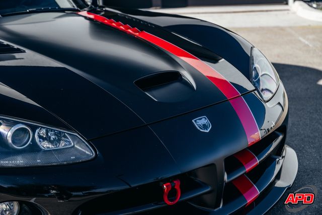 2004 Dodge Viper SRT10