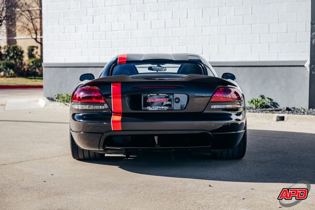 2004 Dodge Viper SRT10