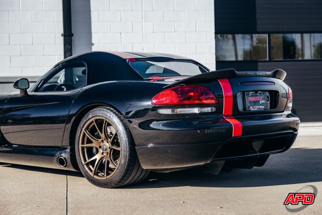 2004 Dodge Viper SRT10