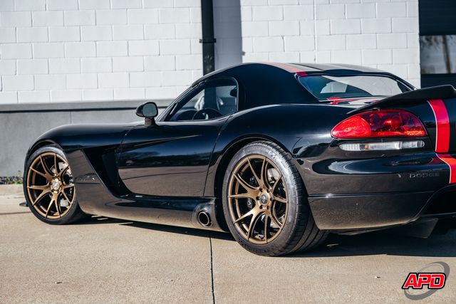 2004 Dodge Viper SRT10