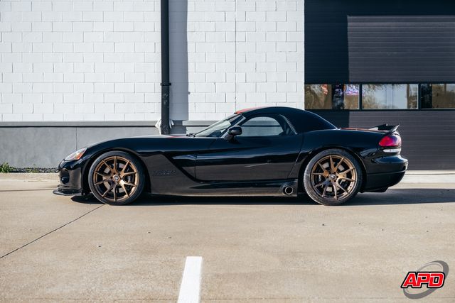 2004 Dodge Viper SRT10