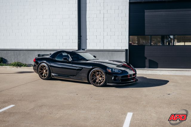 2004 Dodge Viper SRT10