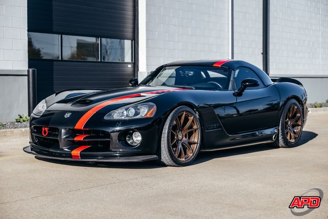 2004 Dodge Viper SRT10