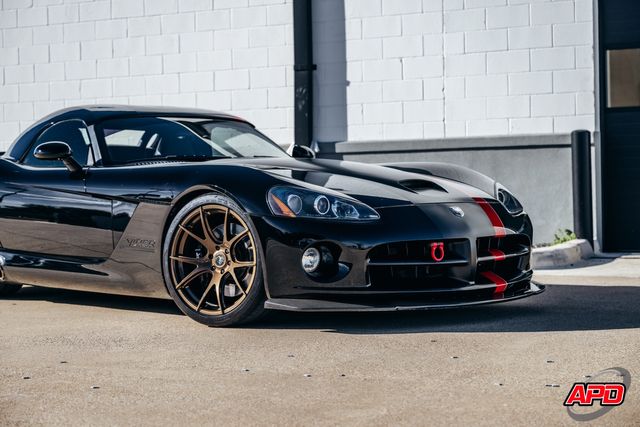 2004 Dodge Viper SRT10