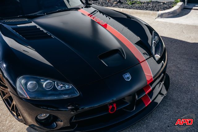 2004 Dodge Viper SRT10