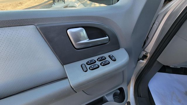 2004 Ford Expedition XLT Sport | Santa Clarita, CA | Starfire Auto Inc 2004 Ford Expedition XLT Sport | Santa Clarita, CA | Starfire Auto Inc