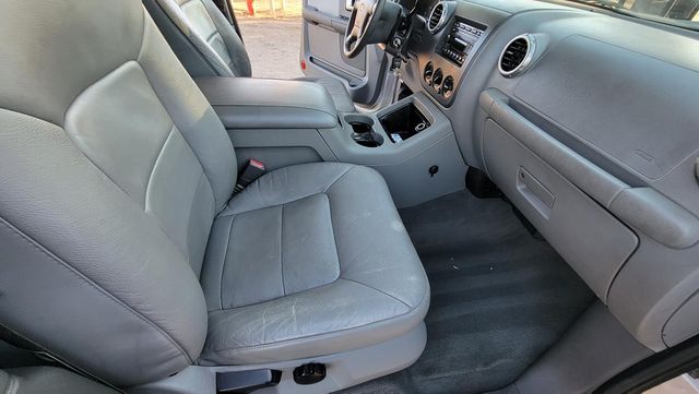 2004 Ford Expedition XLT Sport | Santa Clarita, CA | Starfire Auto Inc 2004 Ford Expedition XLT Sport | Santa Clarita, CA | Starfire Auto Inc