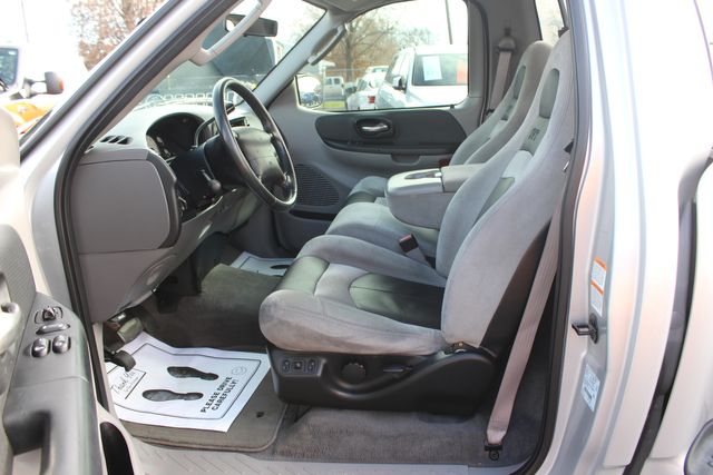 2004 Ford F-150 SVT Lightning Truck | Granite City, Illinois | MasterCars Company Inc. 2004 Ford F-150 SVT Lightning Truck | Granite City, Illinois | MasterCars Company Inc.