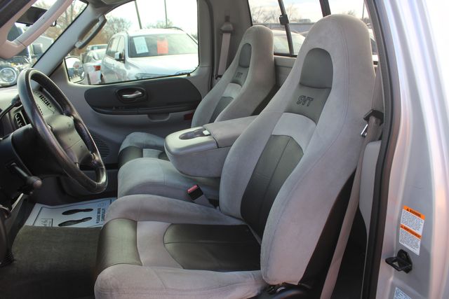 2004 Ford F-150 SVT Lightning Truck | Granite City, Illinois | MasterCars Company Inc. 2004 Ford F-150 SVT Lightning Truck | Granite City, Illinois | MasterCars Company Inc.