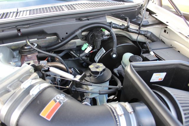 2004 Ford F-150 SVT Lightning Truck | Granite City, Illinois | MasterCars Company Inc. 2004 Ford F-150 SVT Lightning Truck | Granite City, Illinois | MasterCars Company Inc.