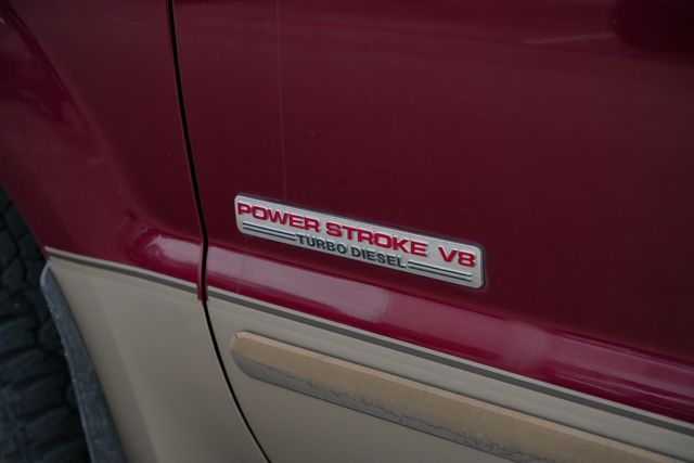 2004 Ford F-250 Super Duty Lariat SHORT BED CREW CAB 4X4 / REG SERVICE | Austin, TX | Rocky Mountain Truck Stop Austin