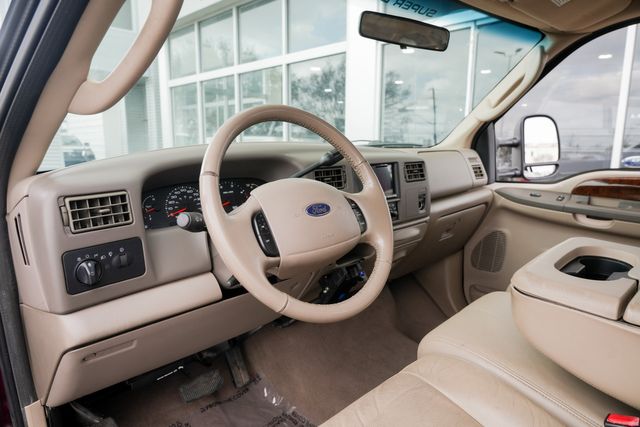 2004 Ford F-250 Super Duty Lariat SHORT BED CREW CAB 4X4 / REG SERVICE | Austin, TX | Rocky Mountain Truck Stop Austin