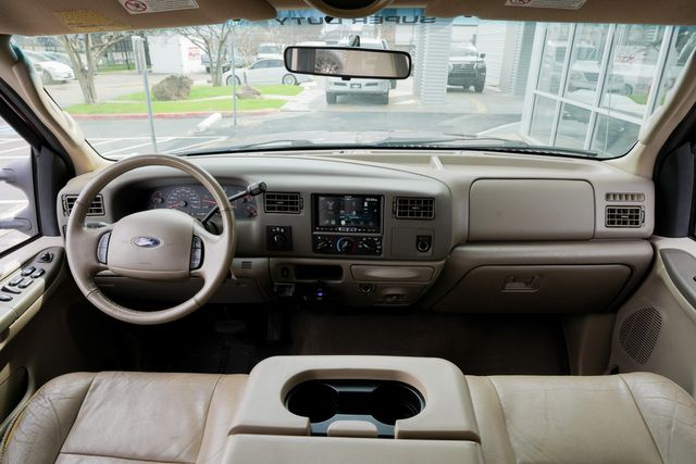 2004 Ford F-250 Super Duty Lariat SHORT BED CREW CAB 4X4 / REG SERVICE | Austin, TX | Rocky Mountain Truck Stop Austin