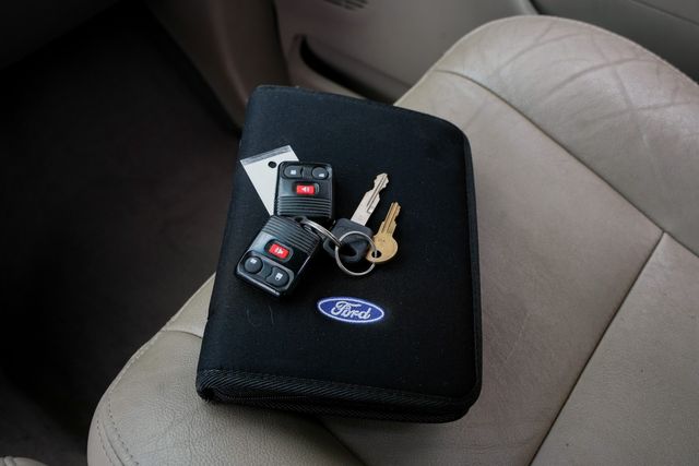 2004 Ford F-250 Super Duty Lariat SHORT BED CREW CAB 4X4 / REG SERVICE | Austin, TX | Rocky Mountain Truck Stop Austin 2004 Ford F-250 Super Duty Lariat SHORT BED CREW CAB 4X4 / REG SERVICE | Austin, TX | Rocky Mountain Truck Stop Austin