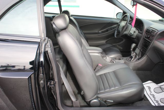 2004 Ford Mustang GT Deluxe | Granite City, Illinois | MasterCars Company Inc. 2004 Ford Mustang GT Deluxe | Granite City, Illinois | MasterCars Company Inc.