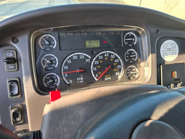 2004 FREIGHTLINER FREIGHTLINER