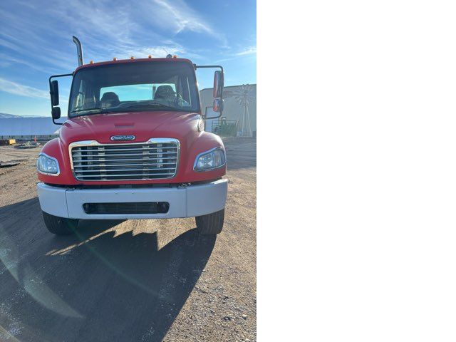 2004 Freightliner M2 106