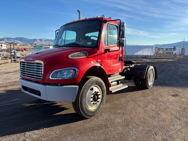 2004 Freightliner M2 106