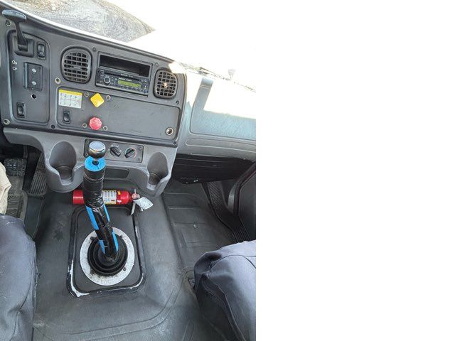 2004 Freightliner M2 106