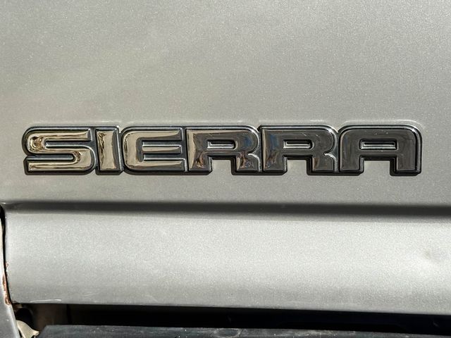 2004 GMC Sierra 1500 Work Truck - Apple Play | Agoura Hills, CA | SoCal Auto Group 2004 GMC Sierra 1500 Work Truck - Apple Play | Agoura Hills, CA | SoCal Auto Group