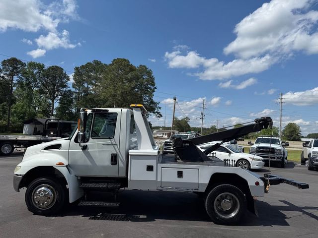 2004 International 4300 Wrecker