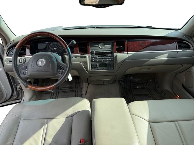 2004 Lincoln Town Car Ultimate