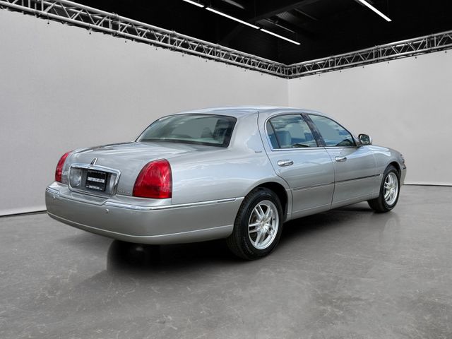 2004 Lincoln Town Car Ultimate