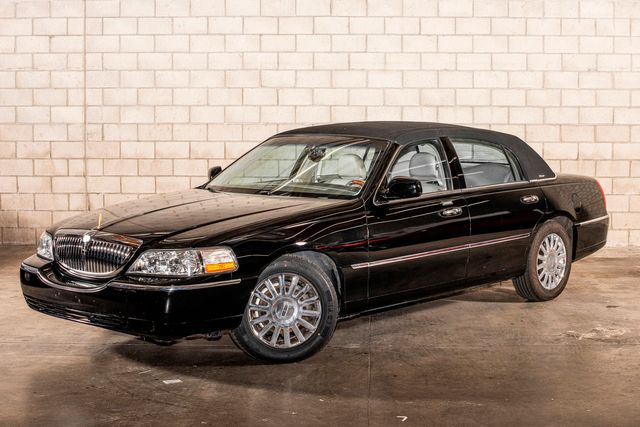2004 Lincoln Town Car Ultimate | Van Nuys, CA | Stellar Auto INC.