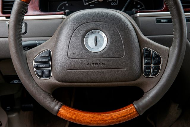 2004 Lincoln Town Car Ultimate | Van Nuys, CA | Stellar Auto INC.