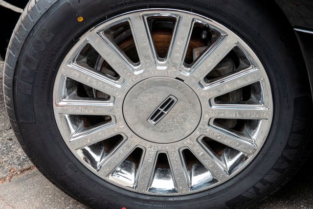 2004 Lincoln Town Car Ultimate | Van Nuys, CA | Stellar Auto INC.