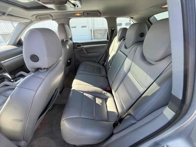2004 Porsche Cayenne Tiptronic