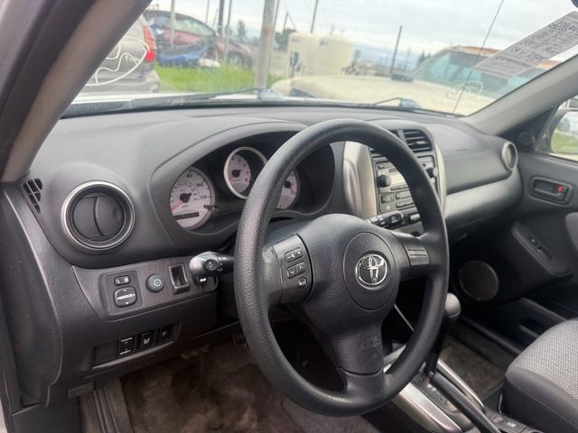 2004 Toyota RAV4 Base
