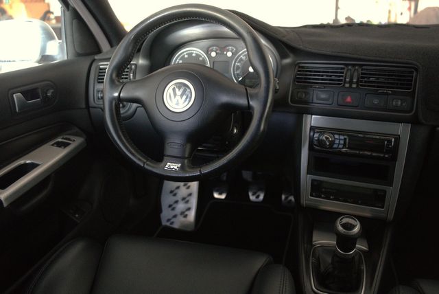 2004 Volkswagen R32 | Fresno, CA | 2K MOTORS 2004 Volkswagen R32 | Fresno, CA | 2K MOTORS