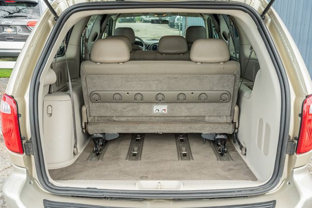 2005 Dodge Grand Caravan SE / DUAL SLIDING DOORS / LOW MILES / CLEAN CARFAX | Dallas, TX | Rocky Mountain Truck Stop Dallas 2005 Dodge Grand Caravan SE / DUAL SLIDING DOORS / LOW MILES / CLEAN CARFAX | Dallas, TX | Rocky Mountain Truck Stop Dallas