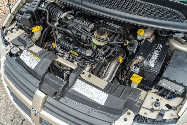 2005 Dodge Grand Caravan SE / DUAL SLIDING DOORS / LOW MILES / CLEAN CARFAX | Dallas, TX | Rocky Mountain Truck Stop Dallas 2005 Dodge Grand Caravan SE / DUAL SLIDING DOORS / LOW MILES / CLEAN CARFAX | Dallas, TX | Rocky Mountain Truck Stop Dallas