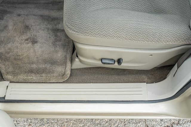 2005 Dodge Grand Caravan SE / DUAL SLIDING DOORS / LOW MILES / CLEAN CARFAX | Austin, TX | Rocky Mountain Truck Stop Austin 2005 Dodge Grand Caravan SE / DUAL SLIDING DOORS / LOW MILES / CLEAN CARFAX | Austin, TX | Rocky Mountain Truck Stop Austin