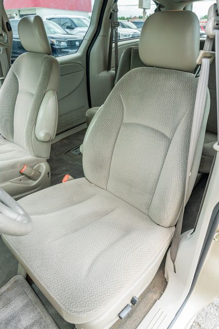 2005 Dodge Grand Caravan SE / DUAL SLIDING DOORS / LOW MILES / CLEAN CARFAX | Austin, TX | Rocky Mountain Truck Stop Austin