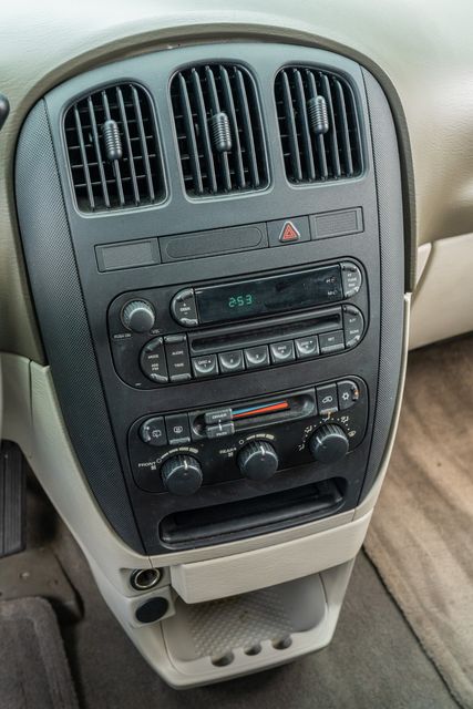 2005 Dodge Grand Caravan SE / DUAL SLIDING DOORS / LOW MILES / CLEAN CARFAX | Austin, TX | Rocky Mountain Truck Stop Austin 2005 Dodge Grand Caravan SE / DUAL SLIDING DOORS / LOW MILES / CLEAN CARFAX | Austin, TX | Rocky Mountain Truck Stop Austin