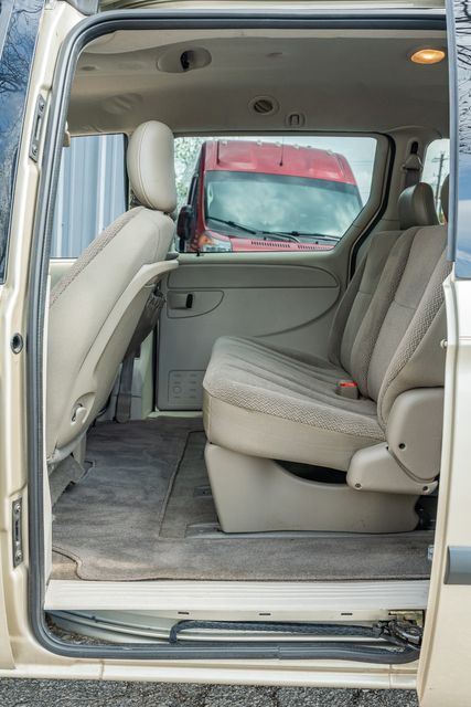 2005 Dodge Grand Caravan SE / DUAL SLIDING DOORS / LOW MILES / CLEAN CARFAX | Austin, TX | Rocky Mountain Truck Stop Austin
