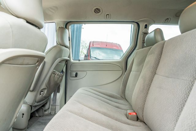 2005 Dodge Grand Caravan SE / DUAL SLIDING DOORS / LOW MILES / CLEAN CARFAX | Austin, TX | Rocky Mountain Truck Stop Austin
