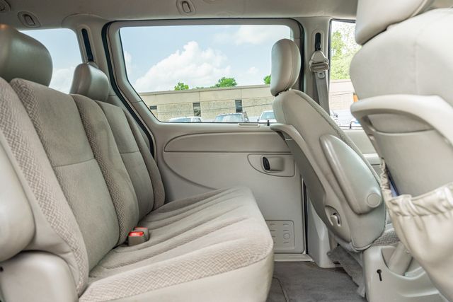 2005 Dodge Grand Caravan SE / DUAL SLIDING DOORS / LOW MILES / CLEAN CARFAX | Austin, TX | Rocky Mountain Truck Stop Austin