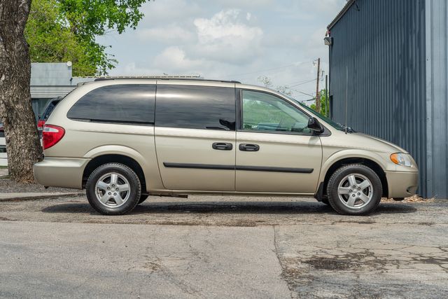 2005 Dodge Grand Caravan SE / DUAL SLIDING DOORS / LOW MILES / CLEAN CARFAX | Dallas, TX | Rocky Mountain Truck Stop Dallas 2005 Dodge Grand Caravan SE / DUAL SLIDING DOORS / LOW MILES / CLEAN CARFAX | Dallas, TX | Rocky Mountain Truck Stop Dallas
