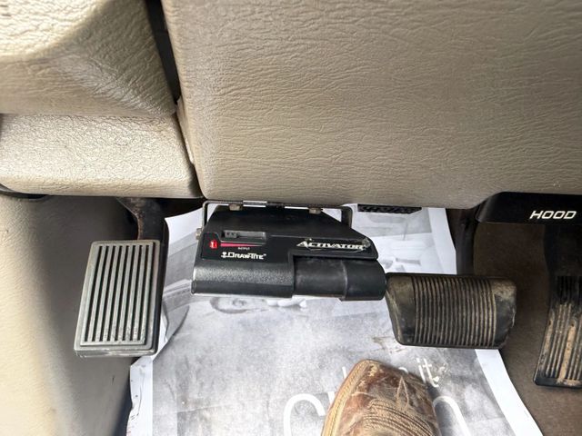 2005 Dodge Ram 2500 ST Pickup 2D 8 ft