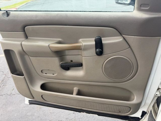 2005 Dodge Ram 2500 ST Pickup 2D 8 ft