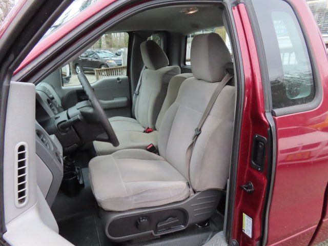 2005 Ford F-150 XL Long Bed 2WD