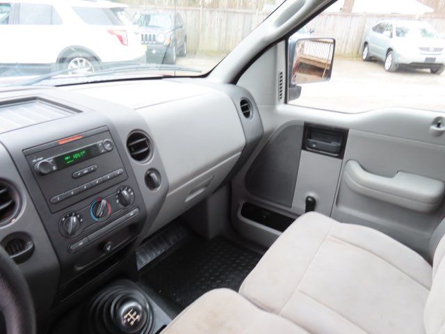 2005 Ford F-150 XL Long Bed 2WD