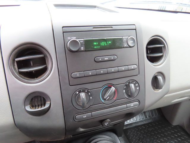 2005 Ford F-150 XL Long Bed 2WD