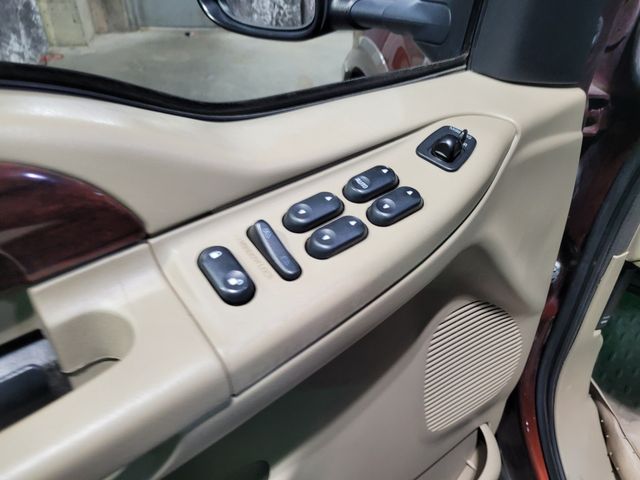 2005 Ford F-350 Excursion Lariat King Rang V10 6 Door | Dickinson, ND | Autorama Auto Sales and Rentals 2005 Ford F-350 Excursion Lariat King Rang V10 6 Door | Dickinson, ND | Autorama Auto Sales and Rentals