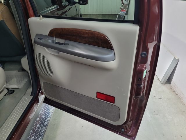 2005 Ford F-350 Excursion Lariat King Rang V10 6 Door | Dickinson, ND | Autorama Auto Sales and Rentals 2005 Ford F-350 Excursion Lariat King Rang V10 6 Door | Dickinson, ND | Autorama Auto Sales and Rentals